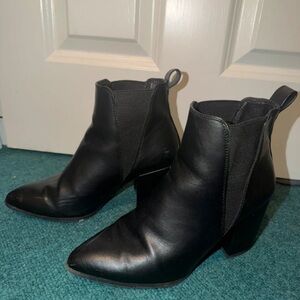 New Look Sleek Black Ankle Boots
